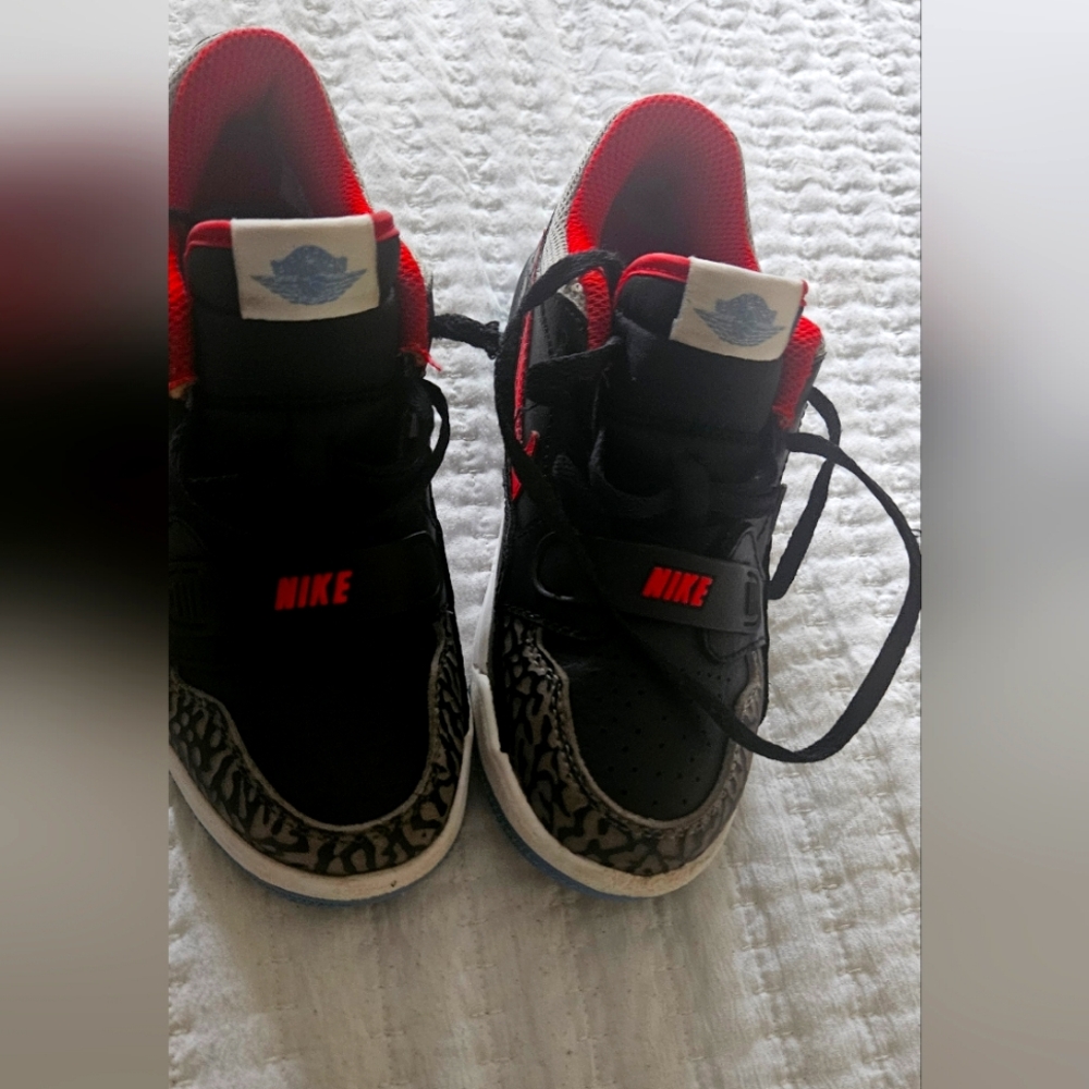12.5 little kids Jordan's